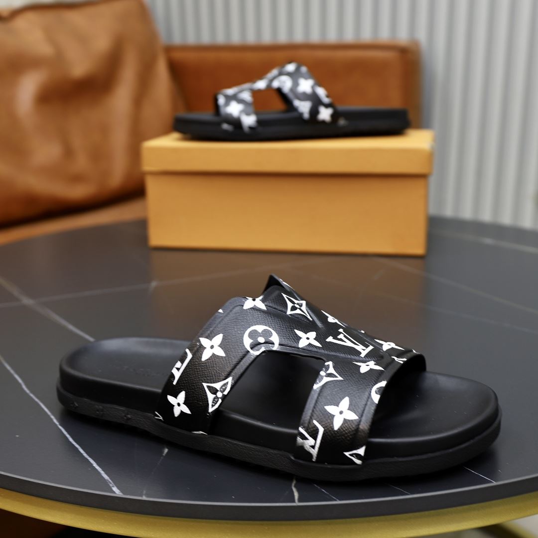 Louis Vuitton Slippers